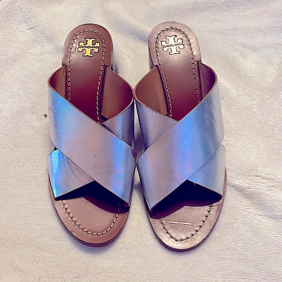 TORY BURCH•size 9•Woman’s•2 inch heel•silver• - Picture 5 of 6